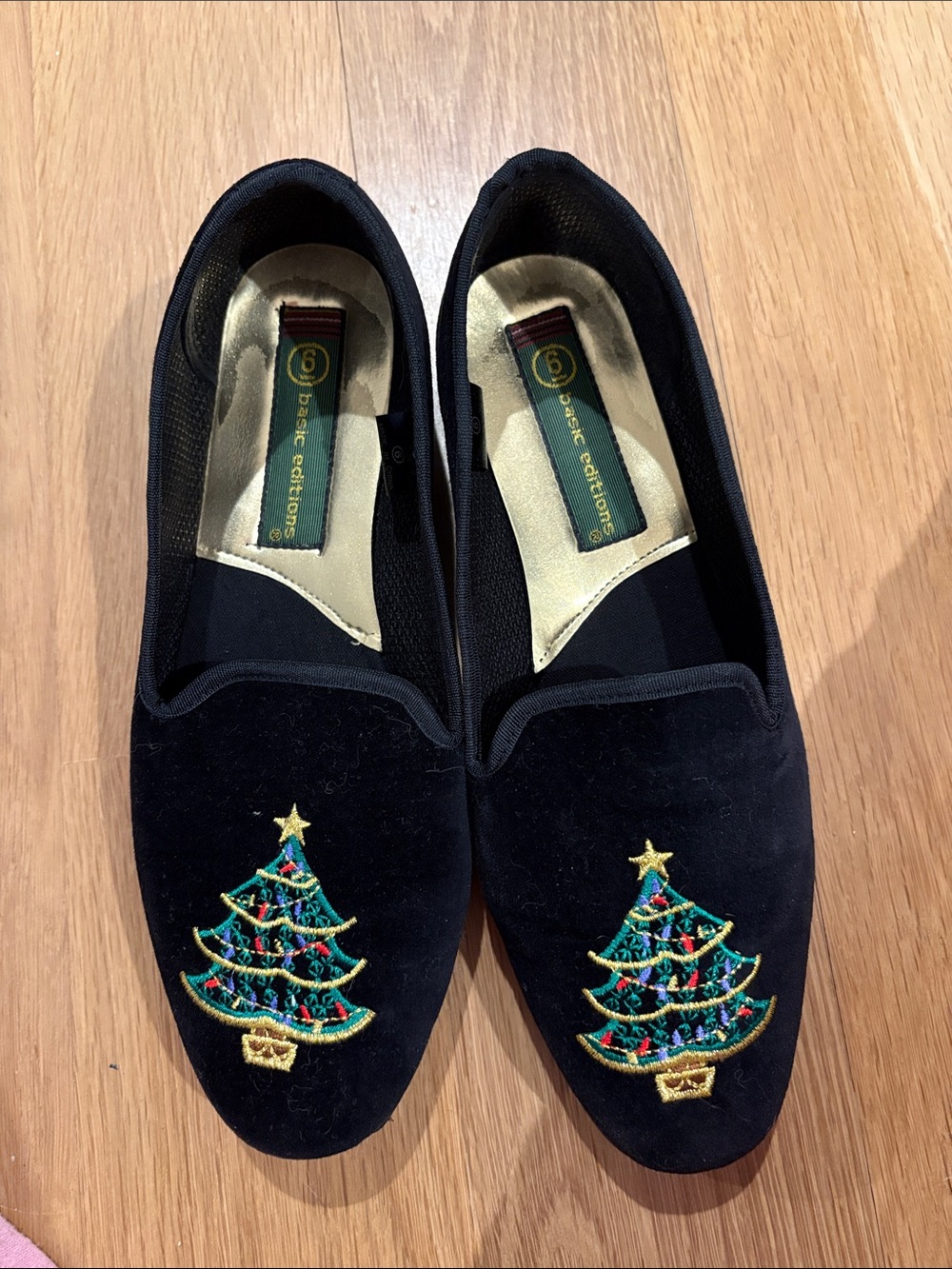 Size 6 Christmas flats: Basic Editions Black Velvet Holiday Embroidered Loafers